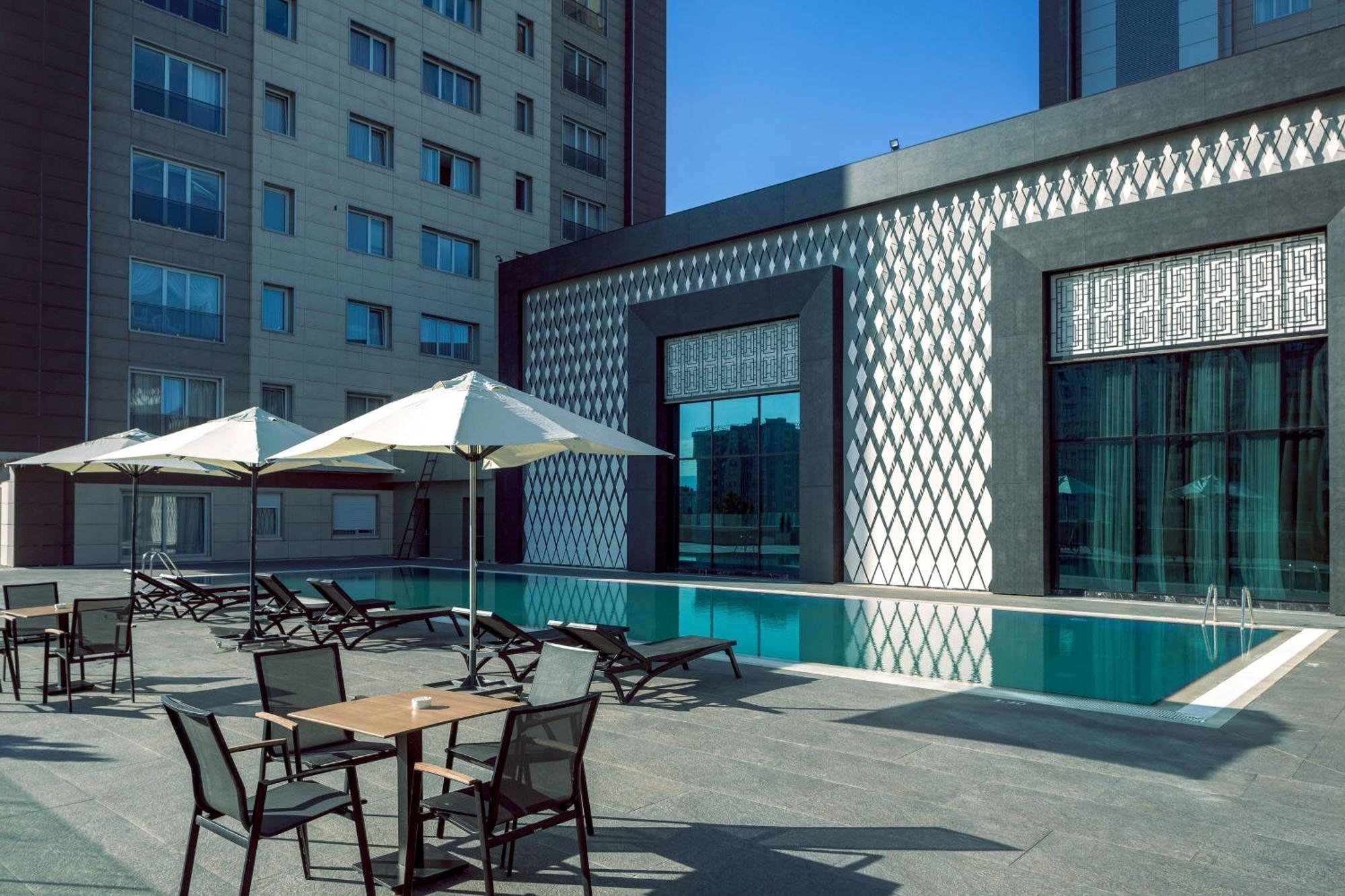 Sheraton Бишкек Екстериор снимка