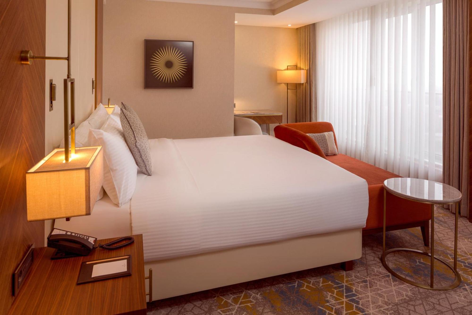 Sheraton Бишкек Екстериор снимка