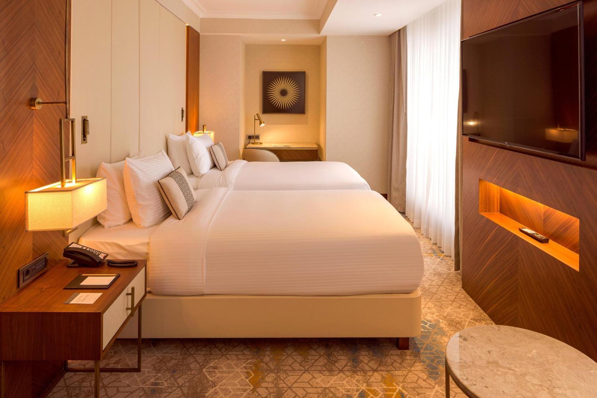Sheraton Бишкек Екстериор снимка