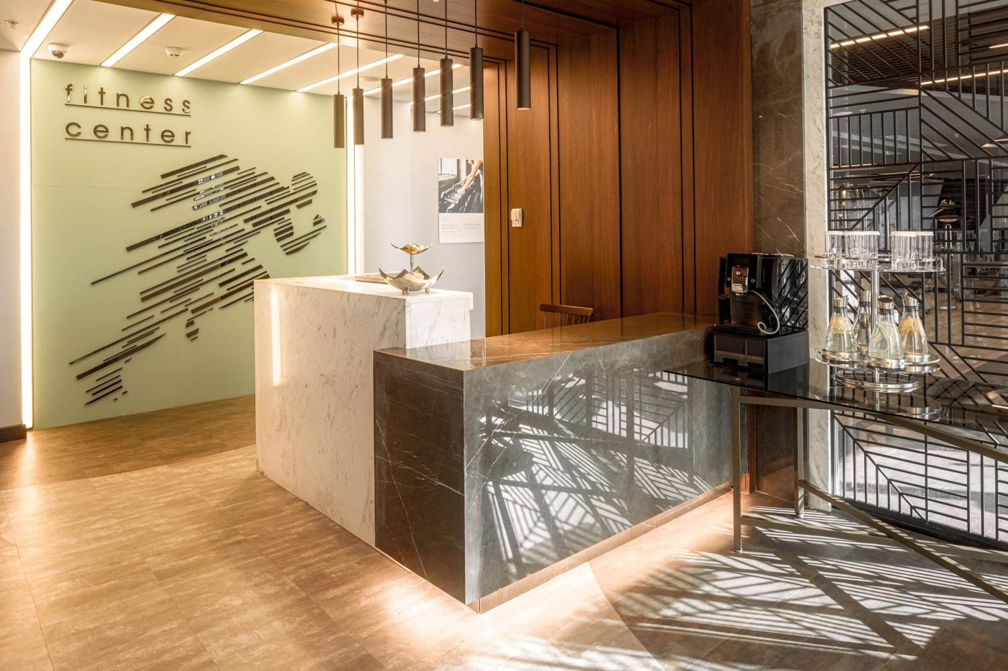 Sheraton Бишкек Екстериор снимка